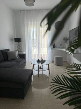 Thaeros Apartment - Living Room